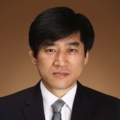 權 五眞 氏